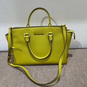 MICHAEL KORS SELMA Apple Green Saffiano Leather Crossbody Satchel Bag